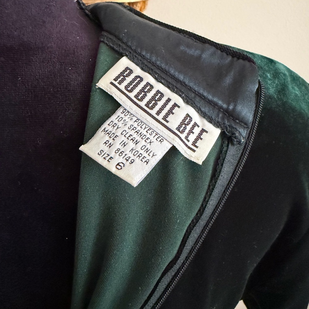 Robbie Bee Dark Green 90s Velvet Cheongsam - Picture 7 of 7